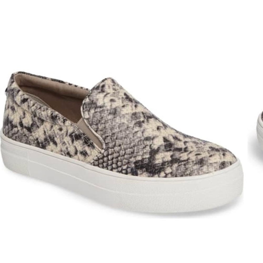 STEVE MADDEN SNKRS
